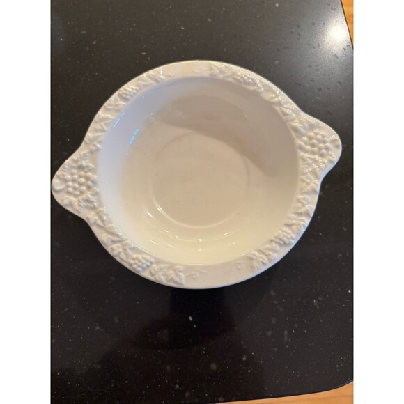 LEFTON VINTAGE IVORY COLOR BOWL RENAISSANCE PATTERN 6.5" DIAMETER - Picture 1 of 5